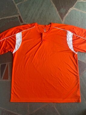 NWOT Men's Orange Short-Sleeve Athletic Shirt